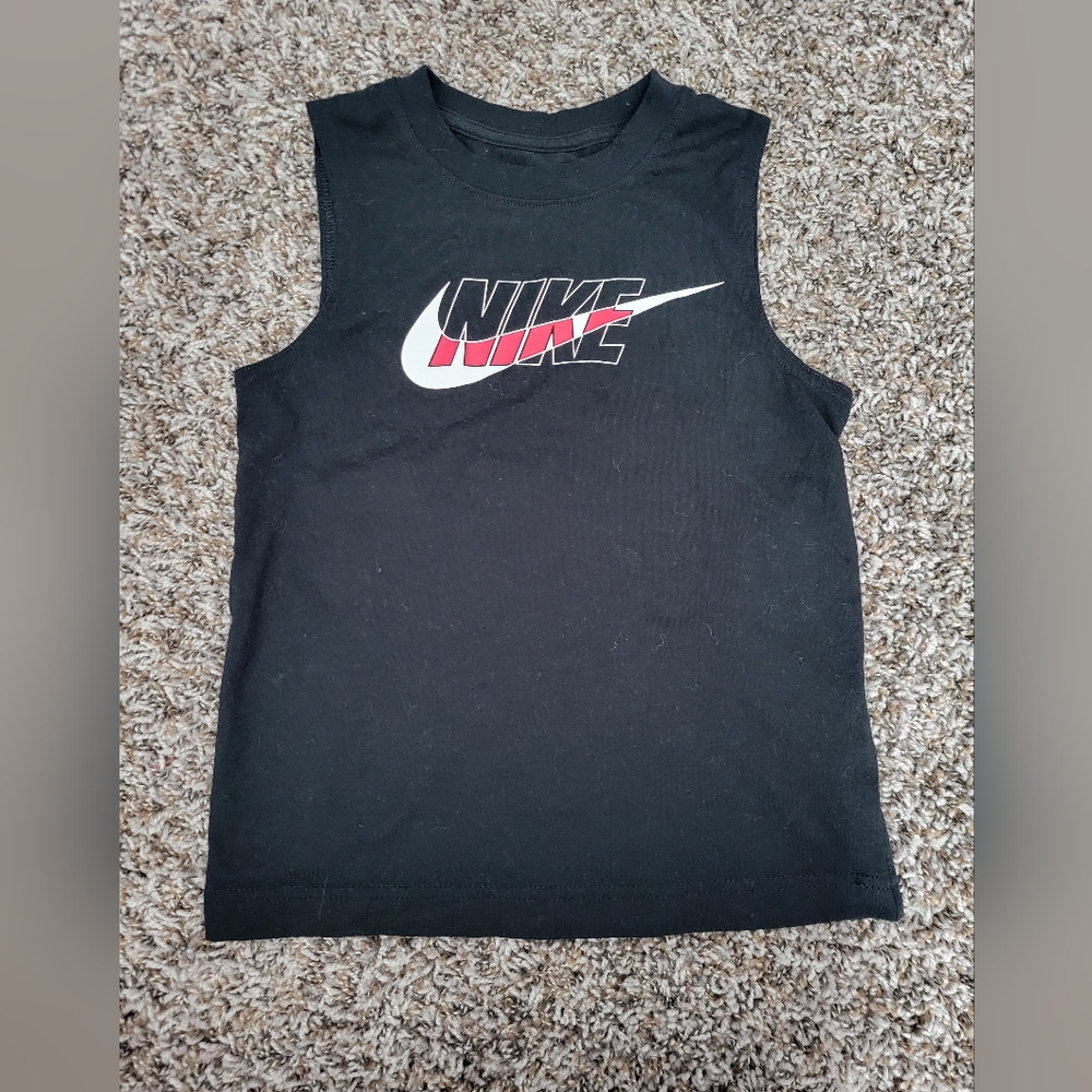 Boys size 7 Nike tank